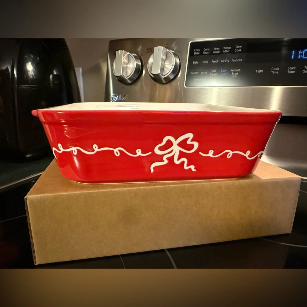 In The Roundhouse Ceramic Baking Dish Red Bow Pattern Stoneware 64 oz Capacity
